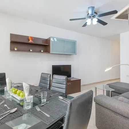 Apartamento 2br Qawra With Private Balcony, Near The Sea By 360 Estates